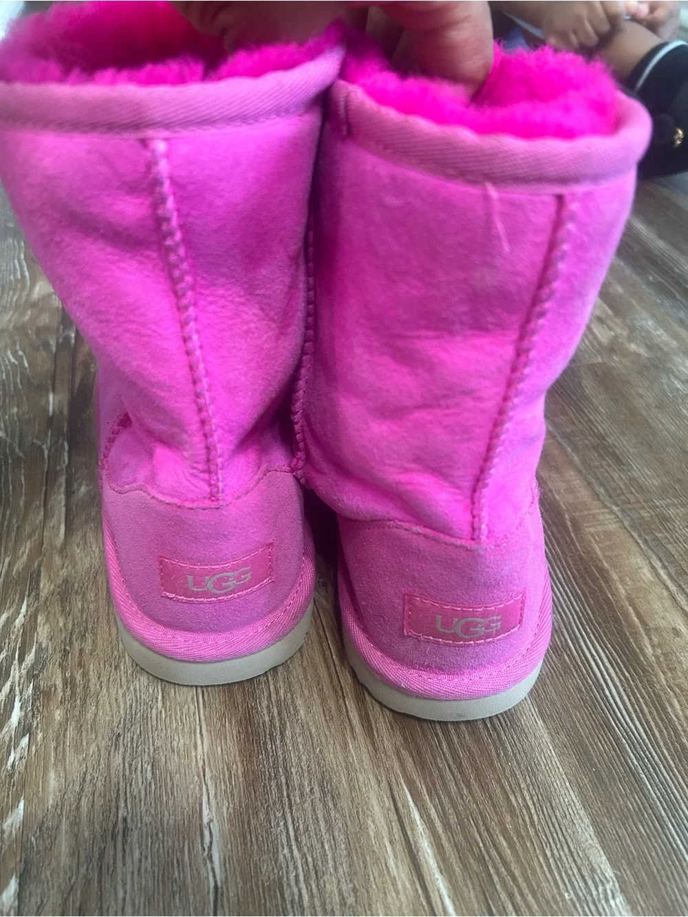 Ugg- Bright Pink